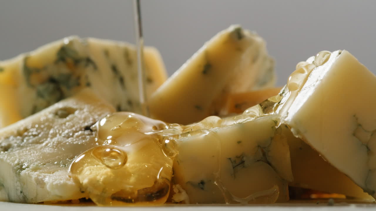 Honey Drizzled Blue Cheese