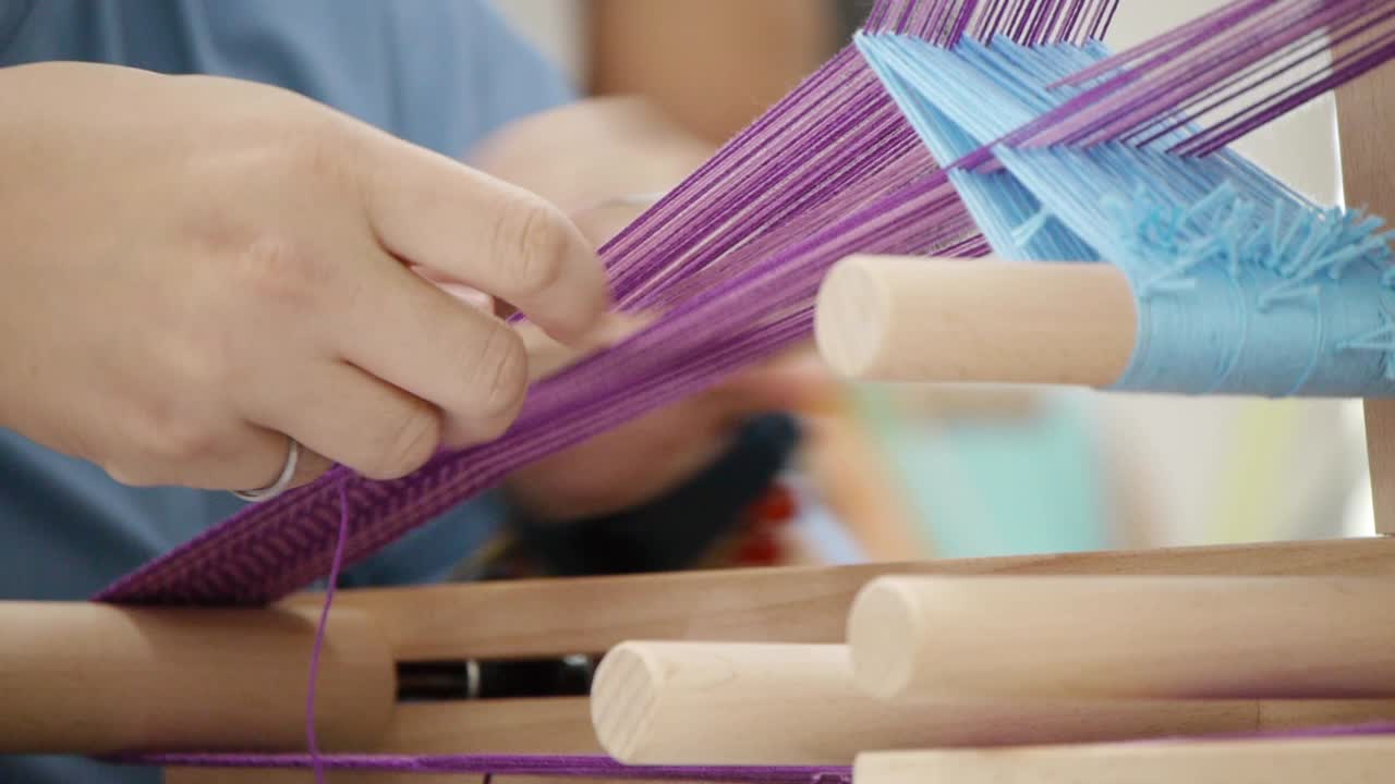 손 직기 장치를 사용하여 손과 손가락을