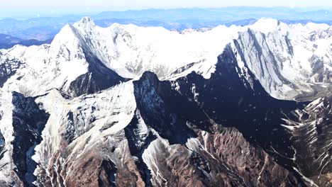 paisaje chino, montañas y ríos, montaña de nieve