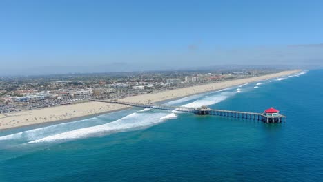 huntington beach pier panning on the right side