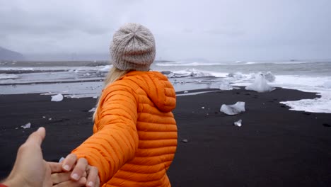 follow me to concept- girl leading boyfriend to diamond's beach in iceland