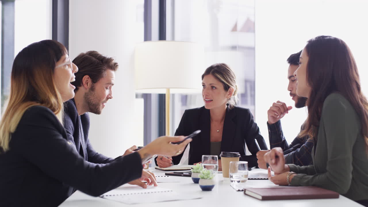 사업을 성장시키기 위해서는 팀을 우선시합니다.