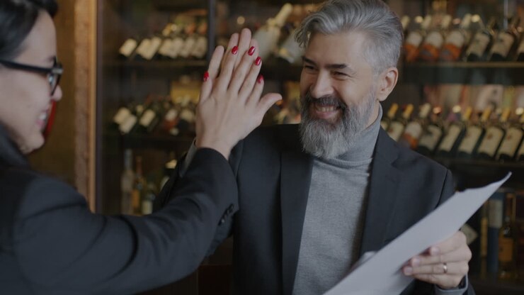 Incontro d'affari in un'enoteca