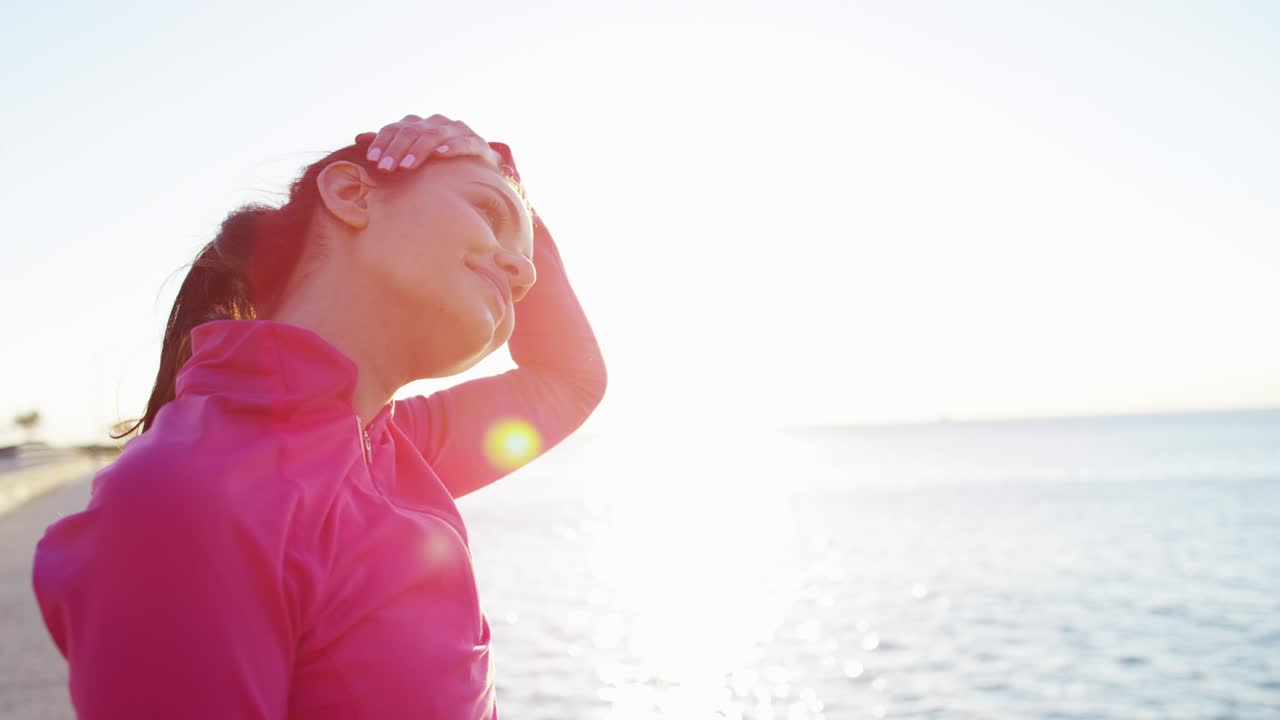 빛에 어있는 히스패닉 여성의 초상화