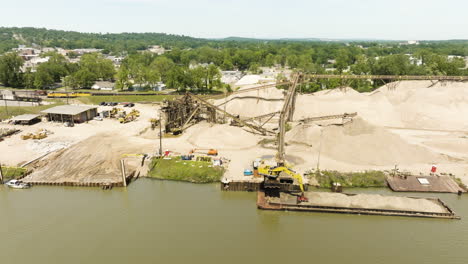 Sand-And-Gravel-Open-Pit-Mine-On-The-Arkansas-River-In-Van-Buren,-Arkansas,-USA