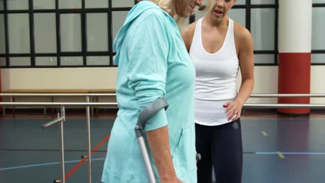 Woman-exercising-with-a-prosthetic-leg