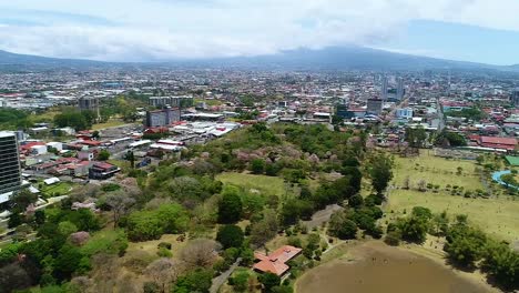 El-Parque-La-Sabana-Dentro-De-La-Ciudad-En-San-José-En-Costa-Rica