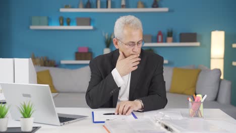 El-Hombre-Trabajador-De-Oficina-En-Casa-Se-Frustra.