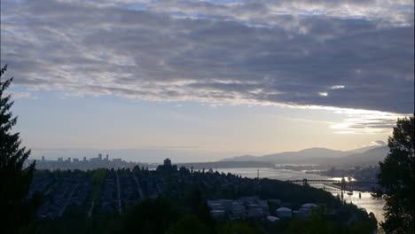 Panorama-Of-Skyscrapers-At-The-Lakeshore-With-Cumulus-Cloudscape-At-Sunset