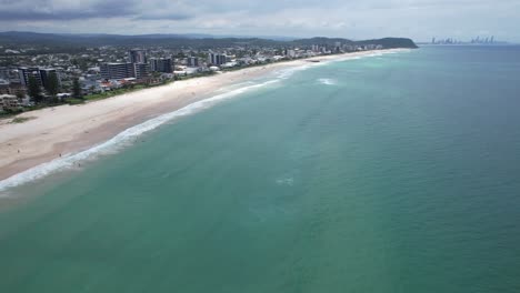 Palm-Beach-–-Südliche-Goldküste-–-Queensland-Qld-–-Australien-–-Drohnenaufnahme