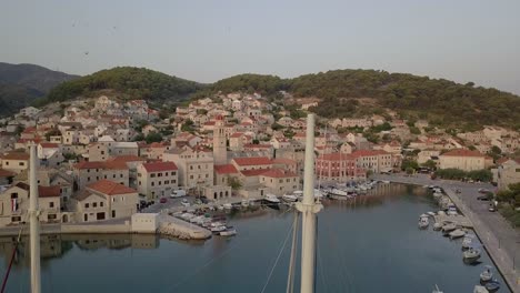 antena: pueblo mediterráneo en croacia