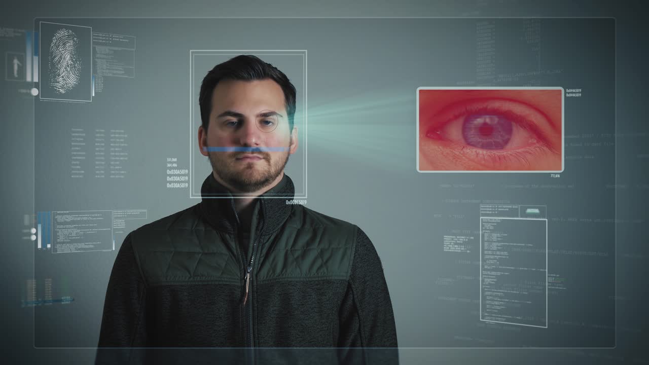 joven es controlado por un sistema de seguridad