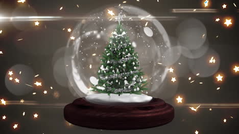 animación de árbol de navidad decorado en globo de nieve, con estrellas brillantes que caen, en negro