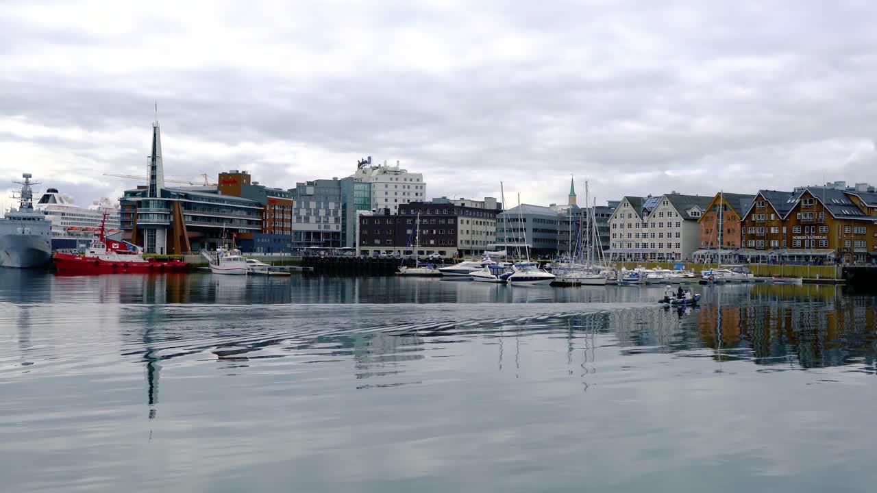 노르웨이 북부 트롬소 의 마리나 의 전망