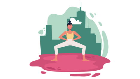mujer practicando la postura de yoga en un entorno urbano