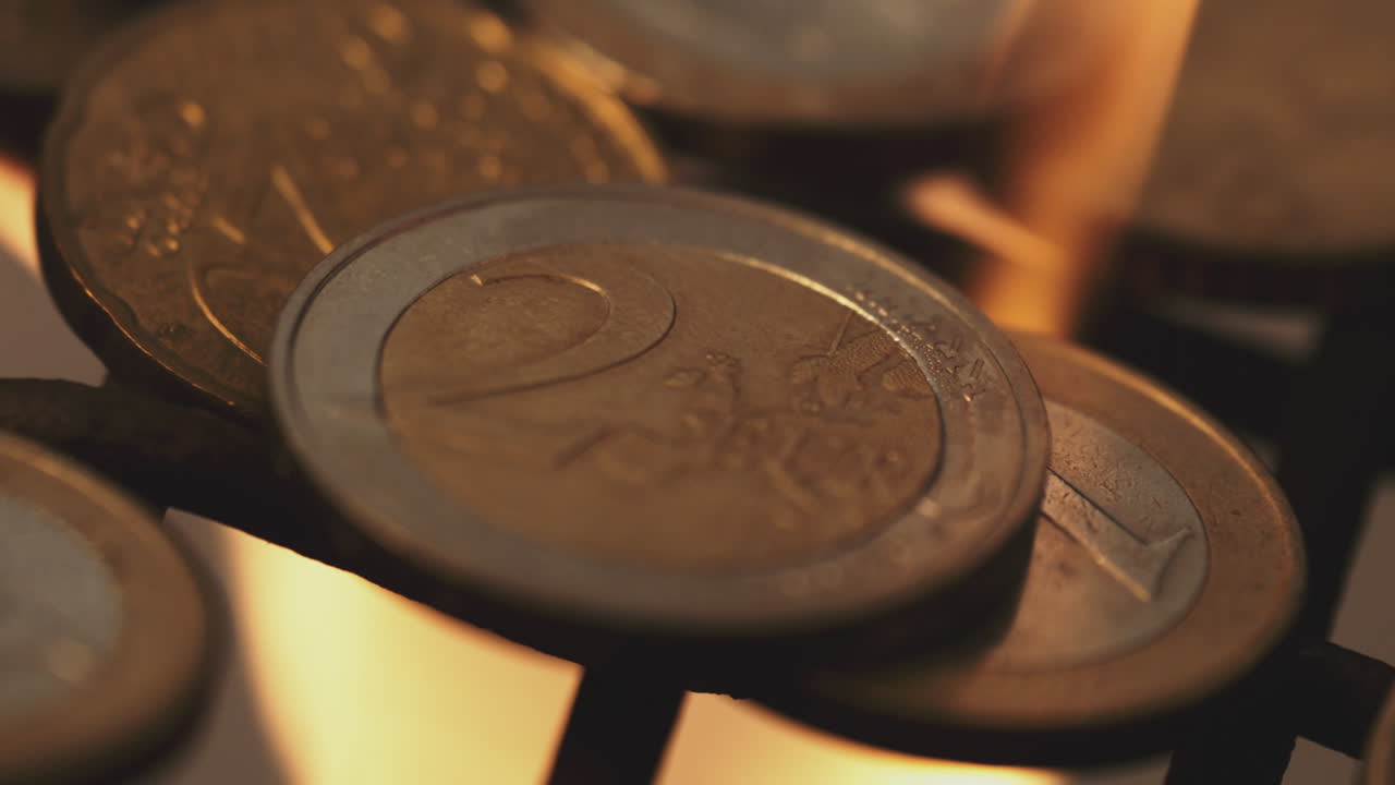 monedas en euros en llamas