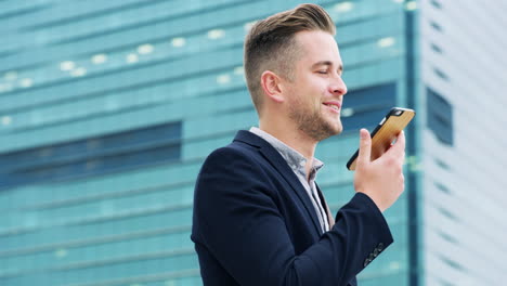 staying connected while out and about the city