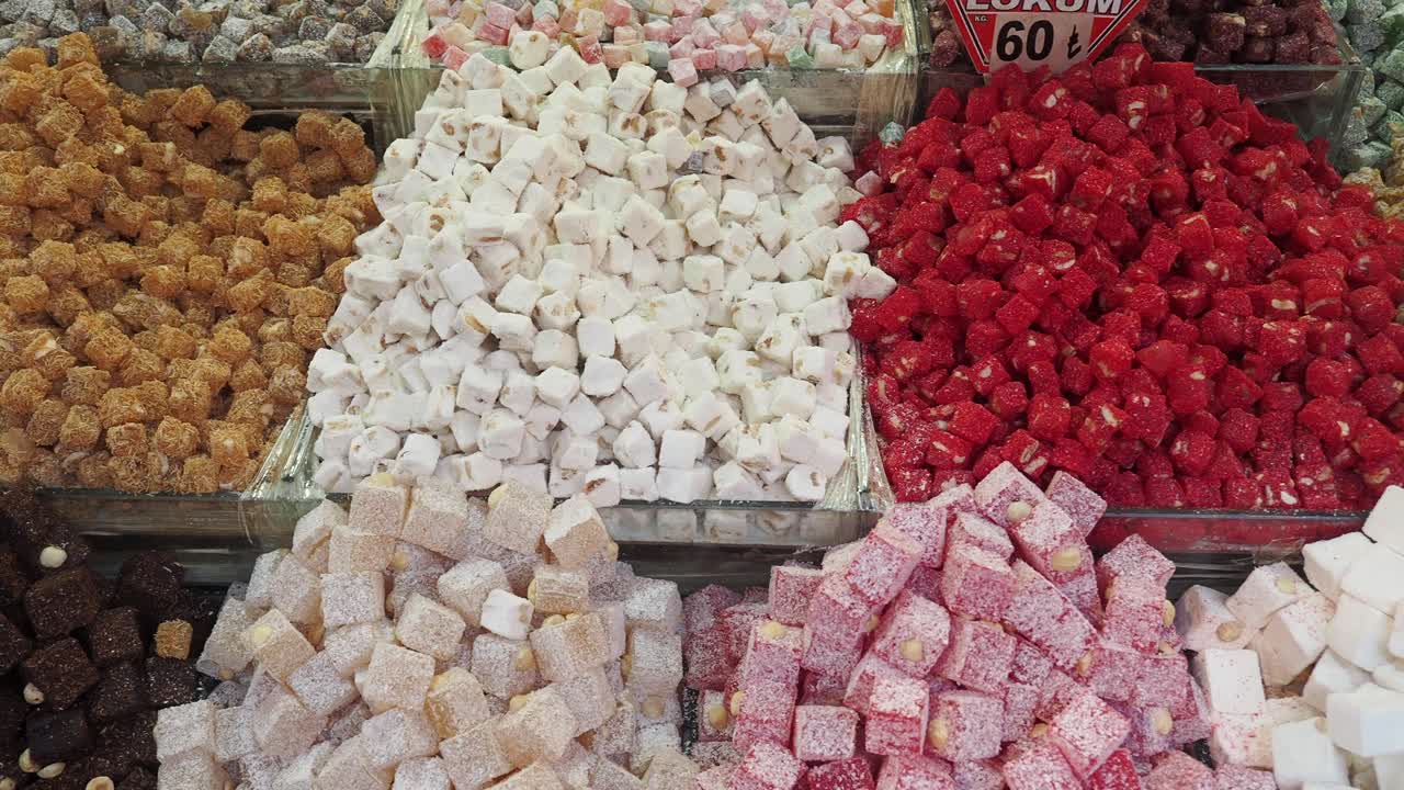 exhibición de delicias turcas coloridas en un mercado