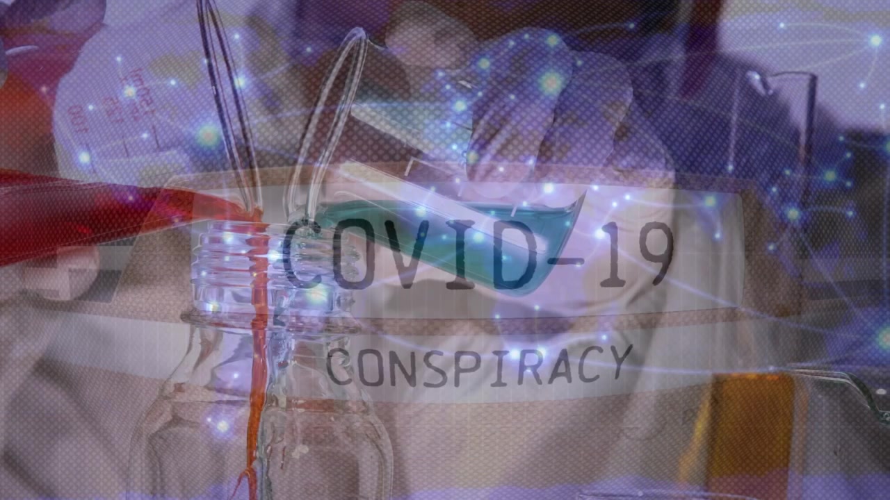 Científico vertiendo productos químicos en un laboratorio con una superposición de conspiración de COVID-19