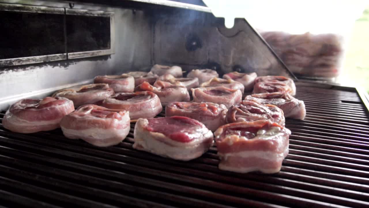 날고기와 가스 그릴