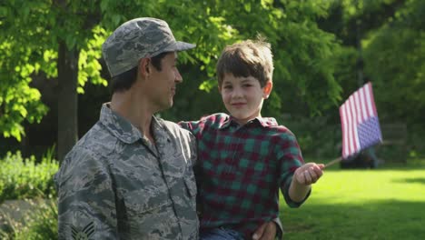 Soldier-with-his-son