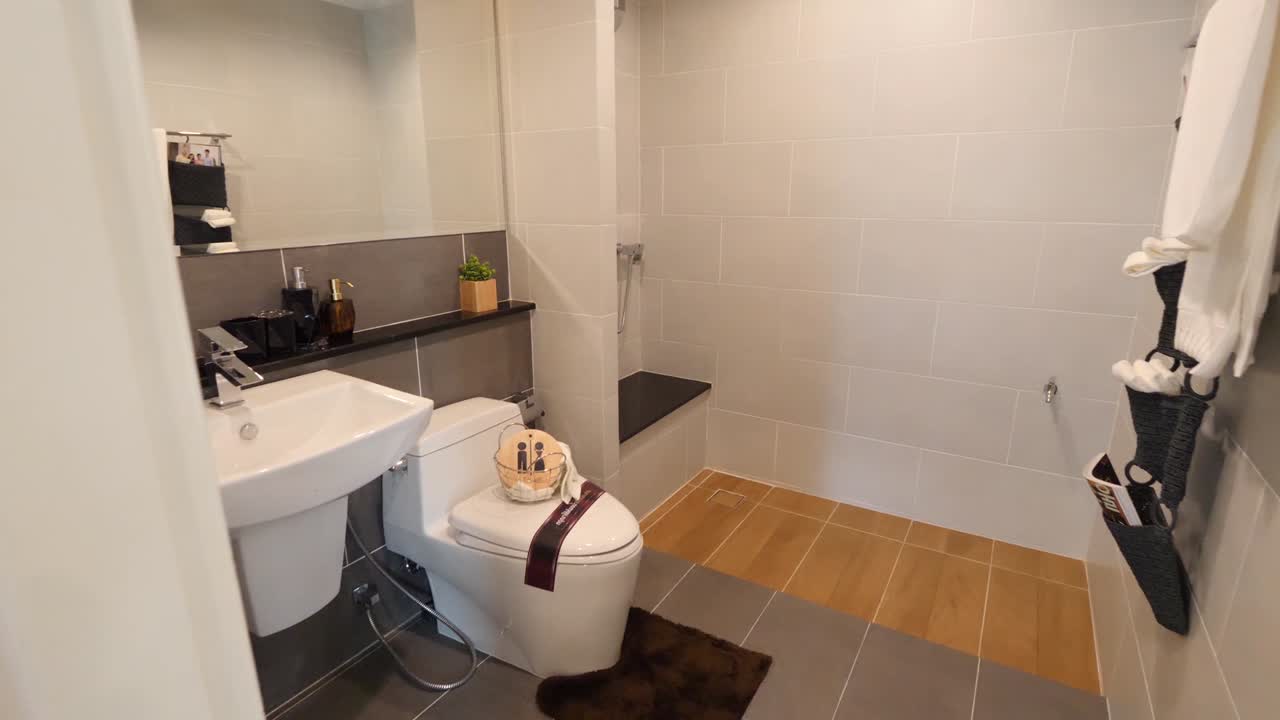 화이트 세라믹 타일 바닥 bathrrom 장식