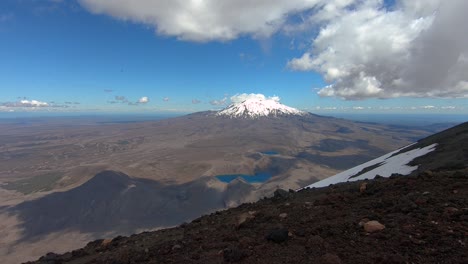 lapso de tiempo del monte ruapehu y los lagos tama desde la cumbre de ngauruhoe