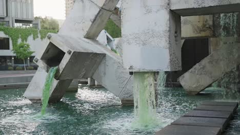 green water flowing throw the fountain, 120fps