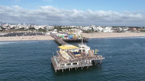 el muelle de santa mónica en los ángeles en california, estados unidos
