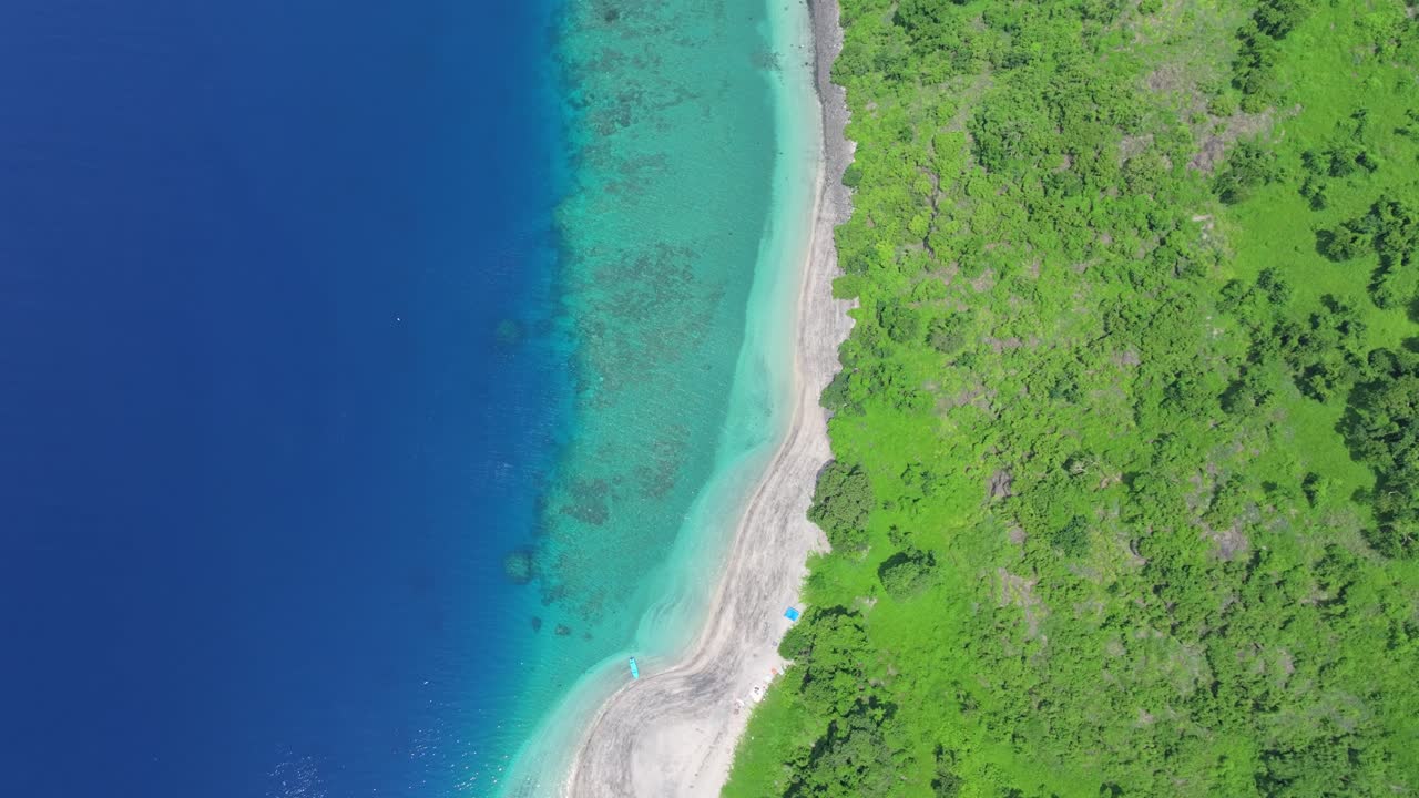Comoros - Moheli - Ouenefou - Discovering of the main beach of the island