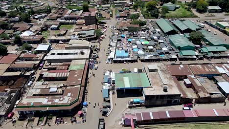 Paisaje-Urbano-dron-Vista-Del-Pequeño-Mercado-En-Loitokitok