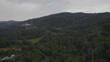 Exuberante-Y-Pintoresco-Valle-De-Currumbin-En-El-Interior-De-La-Costa-Dorada-De-Queensland,-Australia