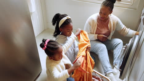 Familia-Negra,-Lavandería-O-Lavadora