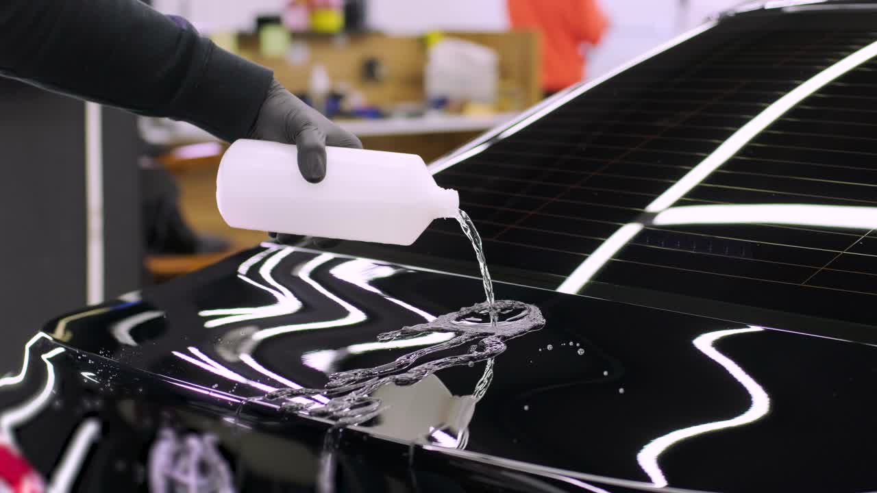 limpieza profesional de automóviles. lavado de sars. detalles interiores. limpieza en seco y detalles del interior de un automóvil. limpeza profunda de asientos. limpeza de espuma en el lavado de automóviles; limpieza del panel del automóvil del polvo. una aspiradora