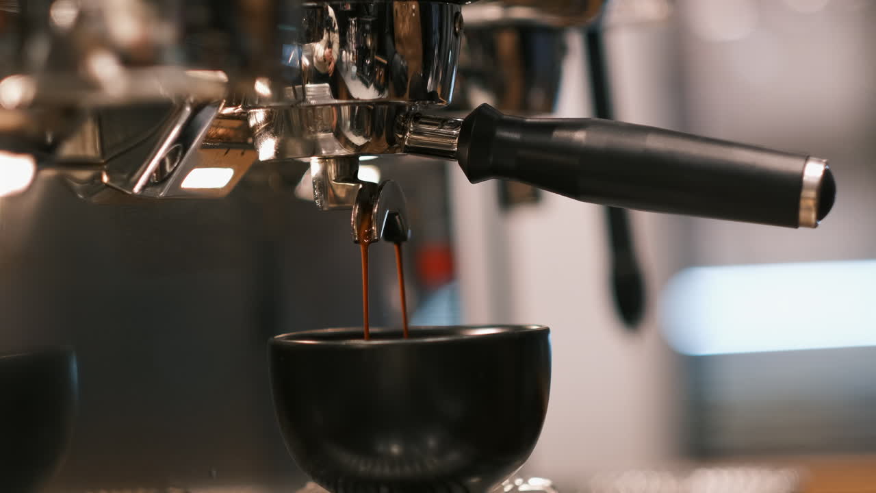 From Beans to Brew: Grinding Coffee for Fresh Flavor