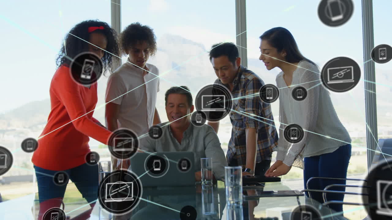 사무실에서 다양한 사업가들과 연결되는 네트워크의 활성화