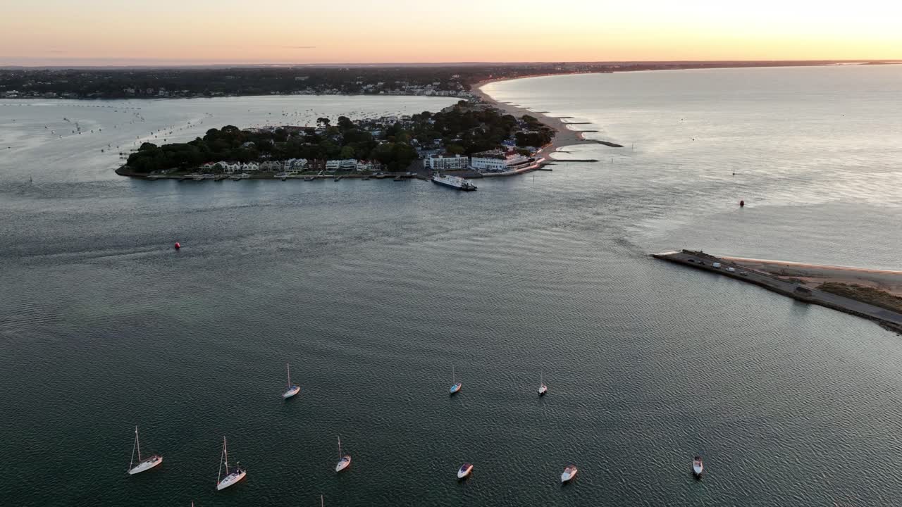Vista aerea all'alba di Sandbanks, Dorset, Inghilterra