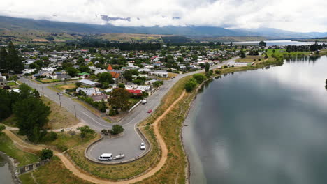 vista de la ciudad de cromwell cerca del lago dunstan, nueva zelanda