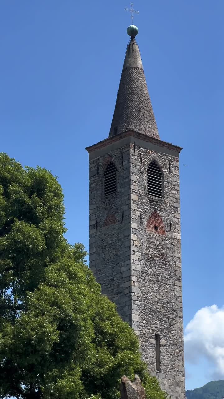 Dzwonnica kościoła Santa Maria della Misericordia Ascona, Szwajcaria, wideo pionowe