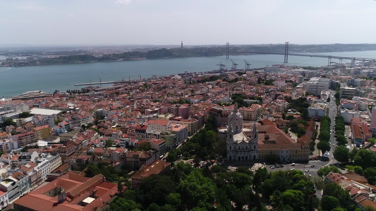 Veduta aerea della città di Lisbona dalla Basilica da Estrela, Portogallo 4K