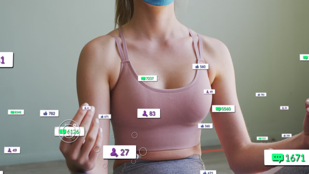 animación de iconos de redes sociales y números en pancartas sobre una mujer practicando yoga