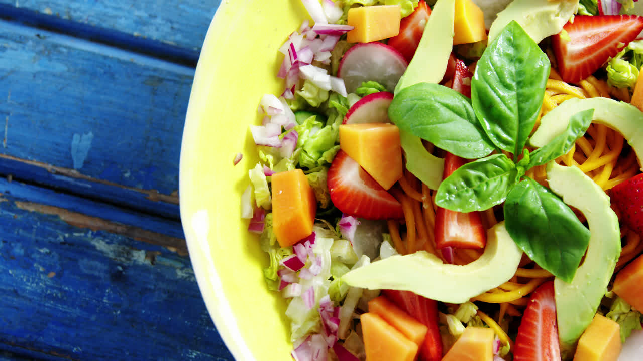 ensalada en un tazón