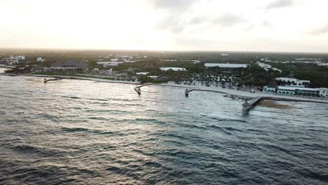 Malerischer-Blick-Auf-Die-Strandpromenaden-An-Der-Uferpromenade-Von-Vidanta-Riviera-Maya-In-Quintana-Roo,-Mexiko