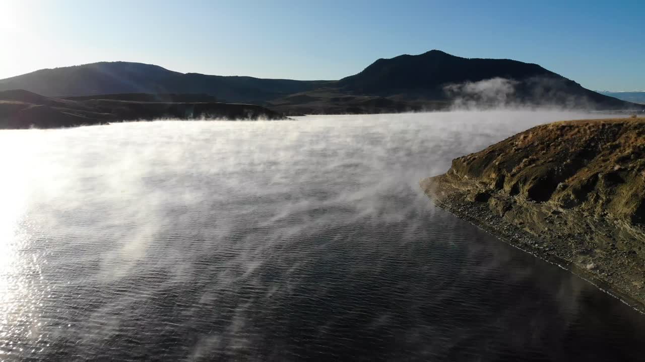 미국 콜로라도 주 증기선 스프링 위의 낮은 수준의 드론 영상