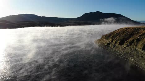 Low-Level-Drohnenaufnahmen-über-Steamboat-Springs,-Colorado,-USA