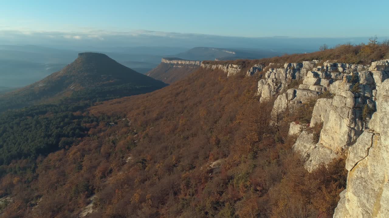 paisaje de montaña de otoño