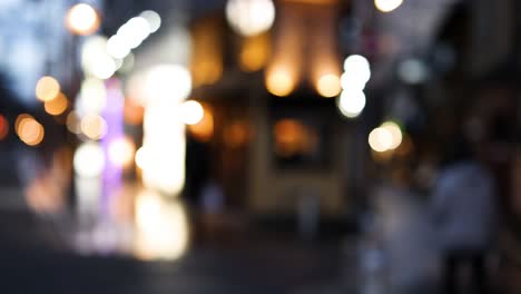 paisaje urbano fuera de foco con luces brillantes