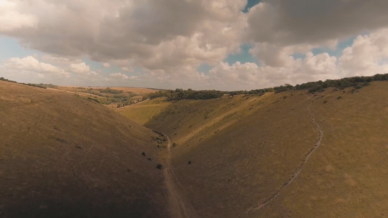 Vista aerea di Devil's Dyke, una valle a forma di V nel West Sussex, Inghilterra, Regno Unito. "La vista più grandiosa del mondo".