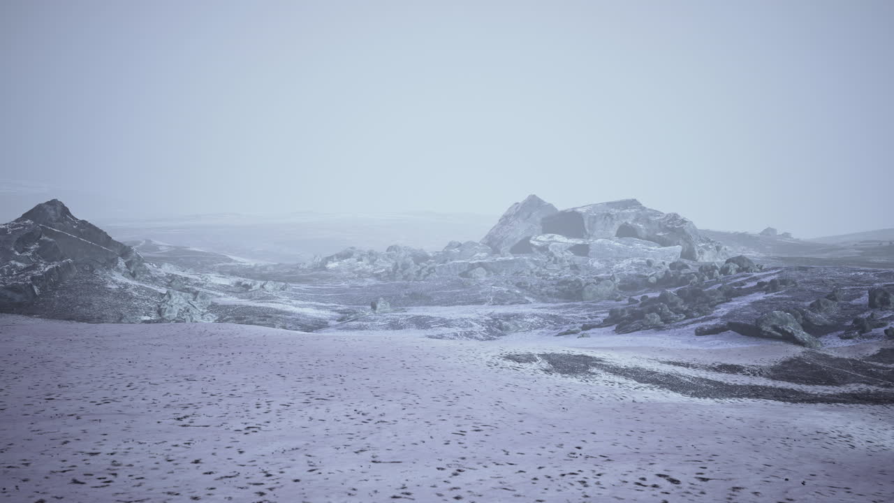 драматическая зима темная пустынная степь на высокогорном горном плато