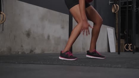 entrenamiento cruzado en un gimnasio